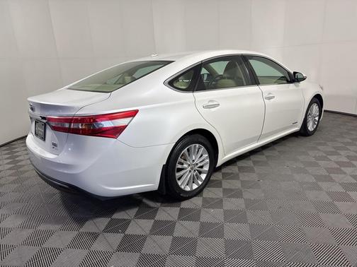 2013 Toyota Avalon Hybrid XLE Touring