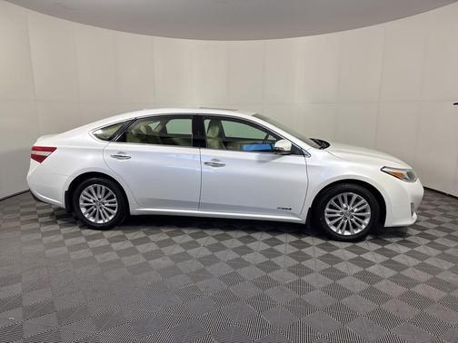 2013 Toyota Avalon Hybrid XLE Touring
