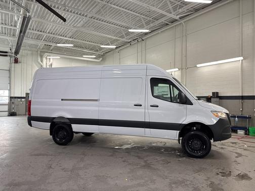 2025 Mercedes-Benz Sprinter 2500