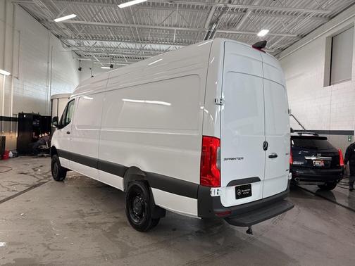 2025 Mercedes-Benz Sprinter 2500