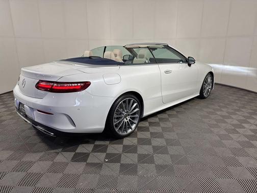 Moonlight White 2022 Mercedes-Benz E-Class E 450