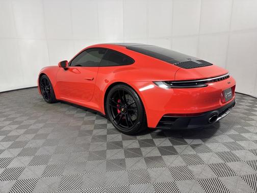 2022 Porsche 911 Carrera 4 GTS