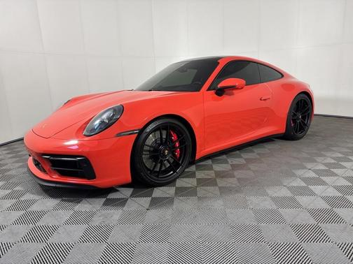 2022 Porsche 911 Carrera 4 GTS