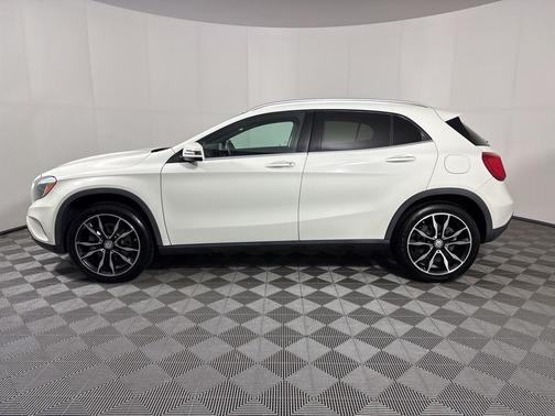 2017 Mercedes-Benz GLA 250 Base 4MATIC