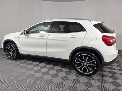 2017 Mercedes-Benz GLA 250 Base 4MATIC