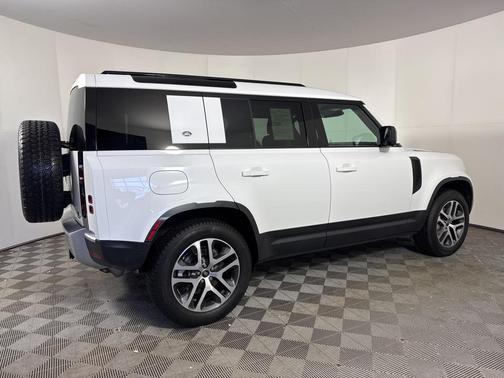 2023 Land Rover Defender 110 SE