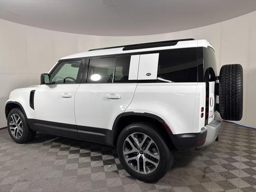 2023 Land Rover Defender 110 SE