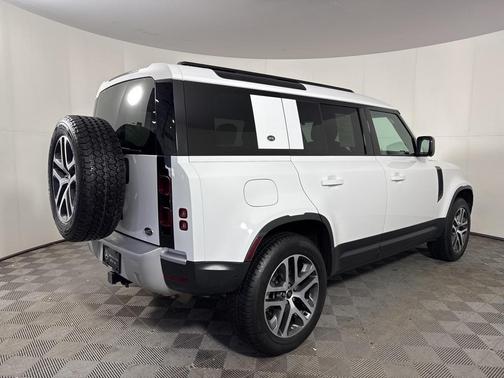 2023 Land Rover Defender 110 SE