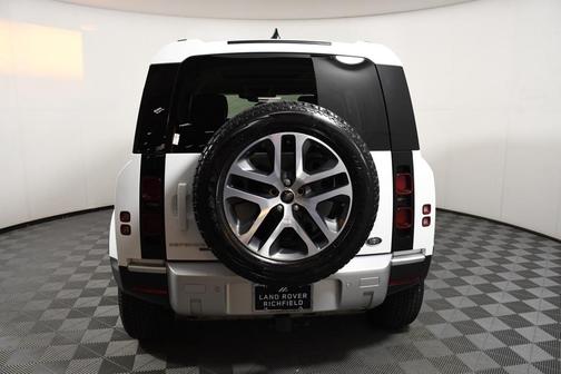 2023 Land Rover Defender 110 SE