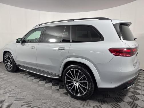 2026 Mercedes-Benz GLS 450 