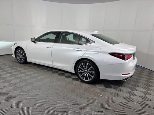 Eminent White Pearl 2020 Lexus ES 350 Base