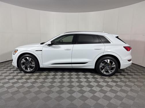 2021 Audi e-tron Prestige