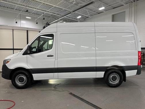 2025 Mercedes-Benz Sprinter 2500