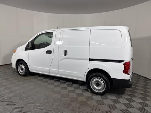 2021 Nissan NV200 S