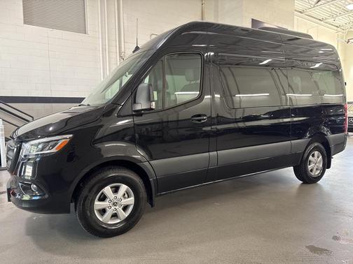 2025 Mercedes-Benz Sprinter 2500 144 WB Standard Roof Passenger