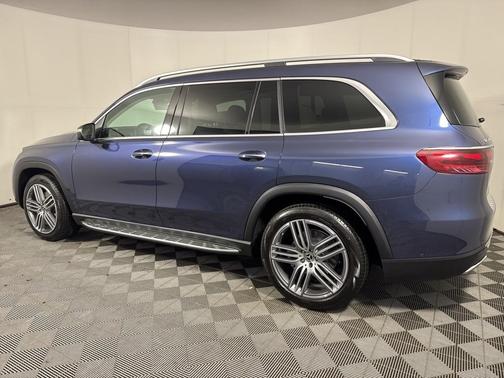 2026 Mercedes-Benz GLS 450 