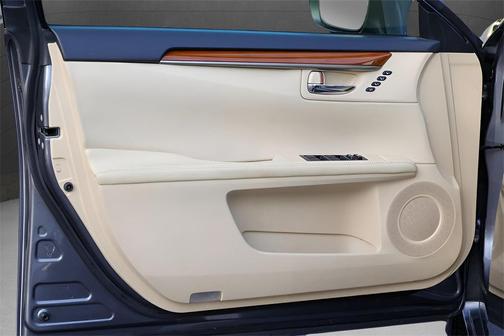 2013 Lexus ES 300h Base