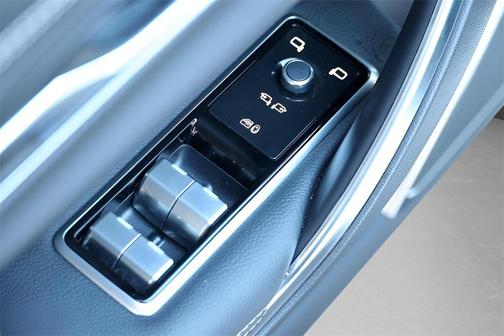 2024 Jaguar XF R-Dynamic SE P250 AWD Automatic