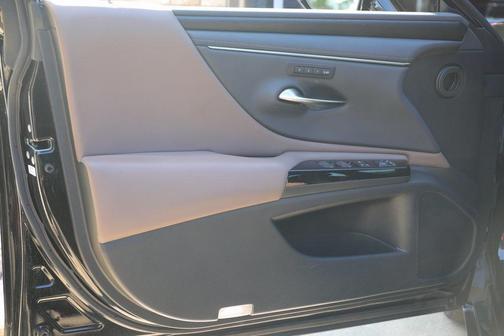 2022 Lexus ES 350 Base