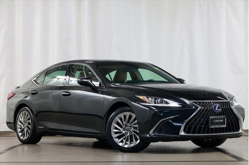 2022 Lexus ES 300h Luxury