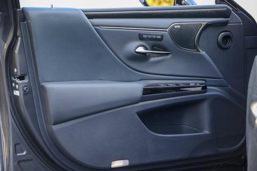 2025 Lexus ES 350 Ultra Luxury