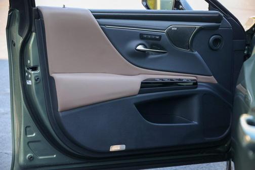 2025 Lexus ES 350 Luxury