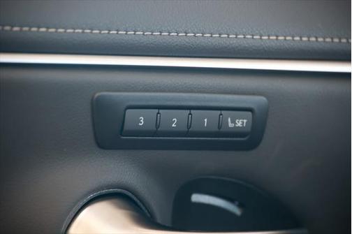 2025 Lexus ES 300h Base