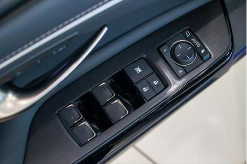 2025 Lexus ES 300h Base