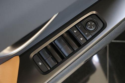 Nori Green Pearl 2026 Lexus UX 300h Premium