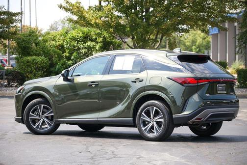 Nori Green Pearl 2023 Lexus RX 350 Premium