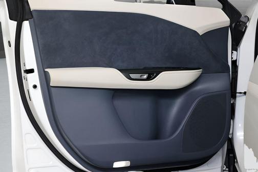 Eminent White Pearl 2023 Lexus RZ 450e Luxury