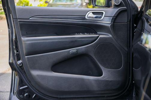Diamond Black Crystal Pearlcoat 2021 Jeep Grand Cherokee Limited