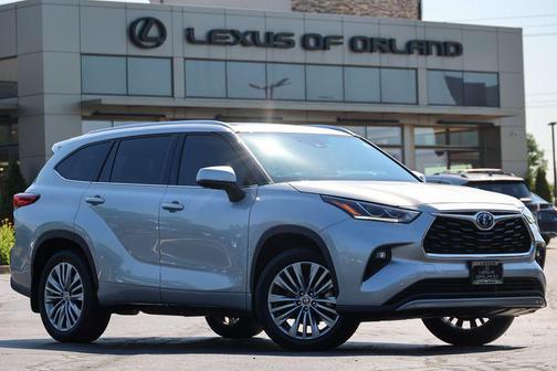 Celestial Silver Metallic 2023 Toyota Highlander Hybrid Platinum