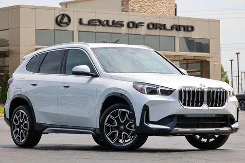 Mineral White Metallic 2023 BMW X1 xDrive28i