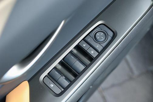 2025 Lexus UX 300h Premium