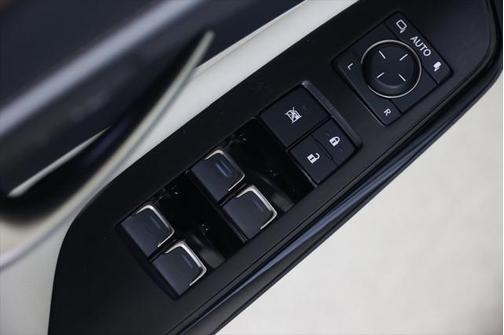 2024 Lexus ES 300h Luxury