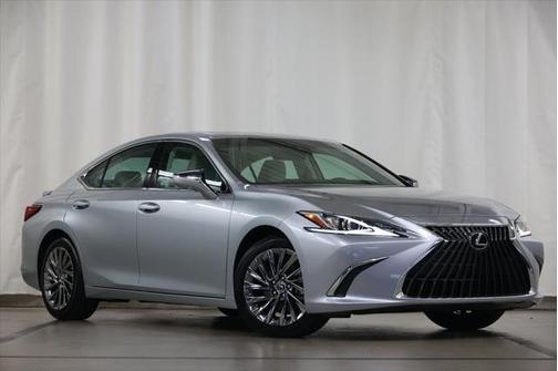 2024 Lexus ES 300h Luxury