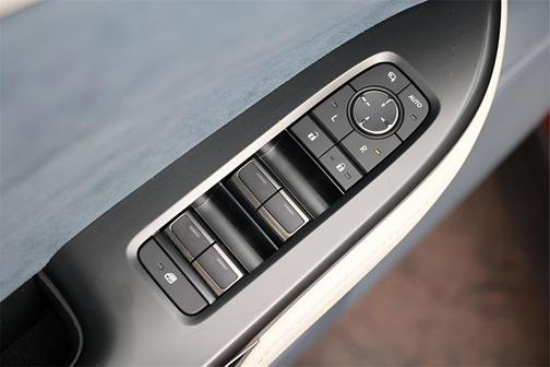 2024 Lexus RZ 450e Luxury