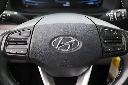 Green Apple 2023 Hyundai VENUE SEL