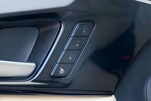 Platinum White Pearl 2022 Acura MDX Technology Package