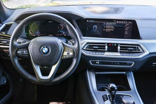 Black Sapphire Metallic 2022 BMW X5 PHEV xDrive45e