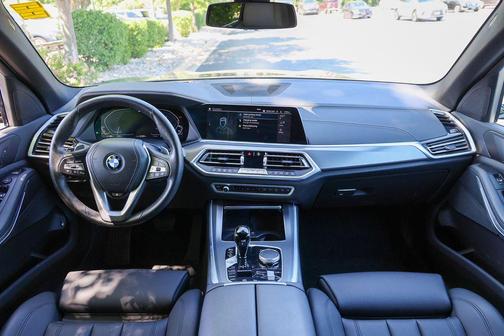 Black Sapphire Metallic 2022 BMW X5 PHEV xDrive45e