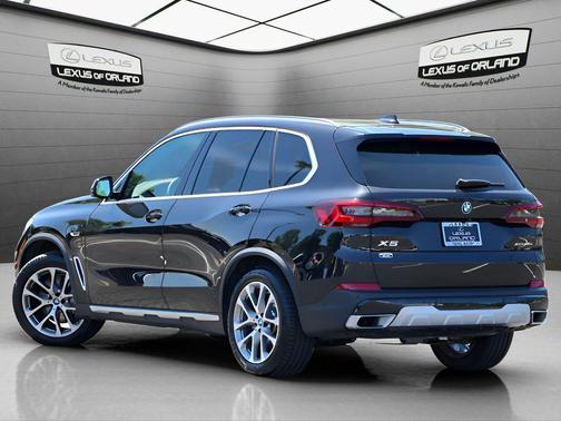 Black Sapphire Metallic 2022 BMW X5 PHEV xDrive45e