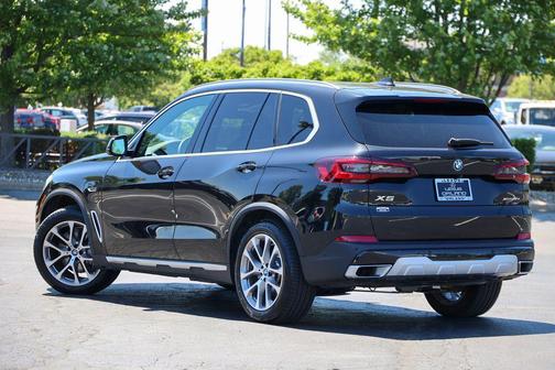 Black Sapphire Metallic 2022 BMW X5 PHEV xDrive45e
