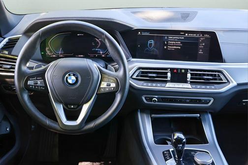 Black Sapphire Metallic 2022 BMW X5 PHEV xDrive45e