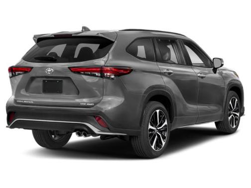Magnetic Gray Metallic 2022 Toyota Highlander XSE