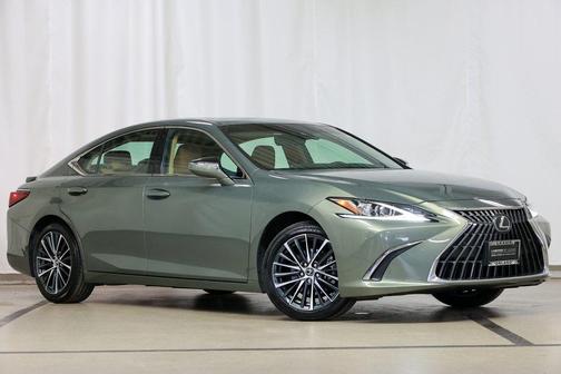 2025 Lexus ES 300h Base