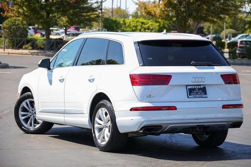 2019 Audi Q7 55 Premium Plus