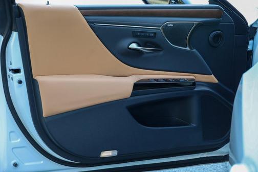 2025 Lexus ES 350 Ultra Luxury