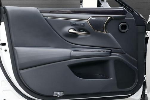 White Pearl 2020 Lexus ES 300h Ultra Luxury